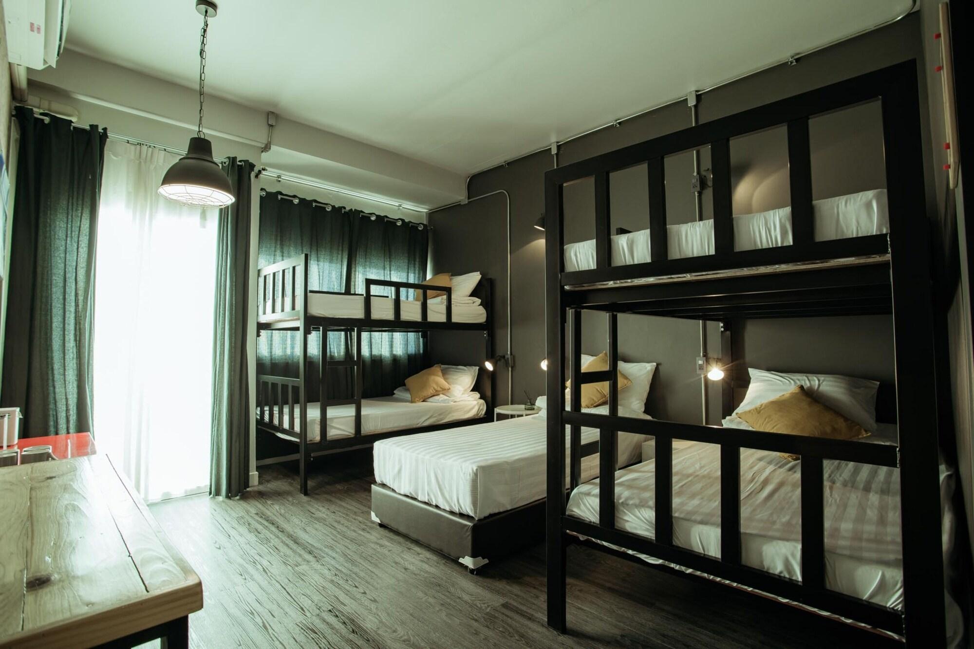 לינה וארוחת בוקר צ'יאנג מאי Fashen Poshtel מראה חיצוני תמונה