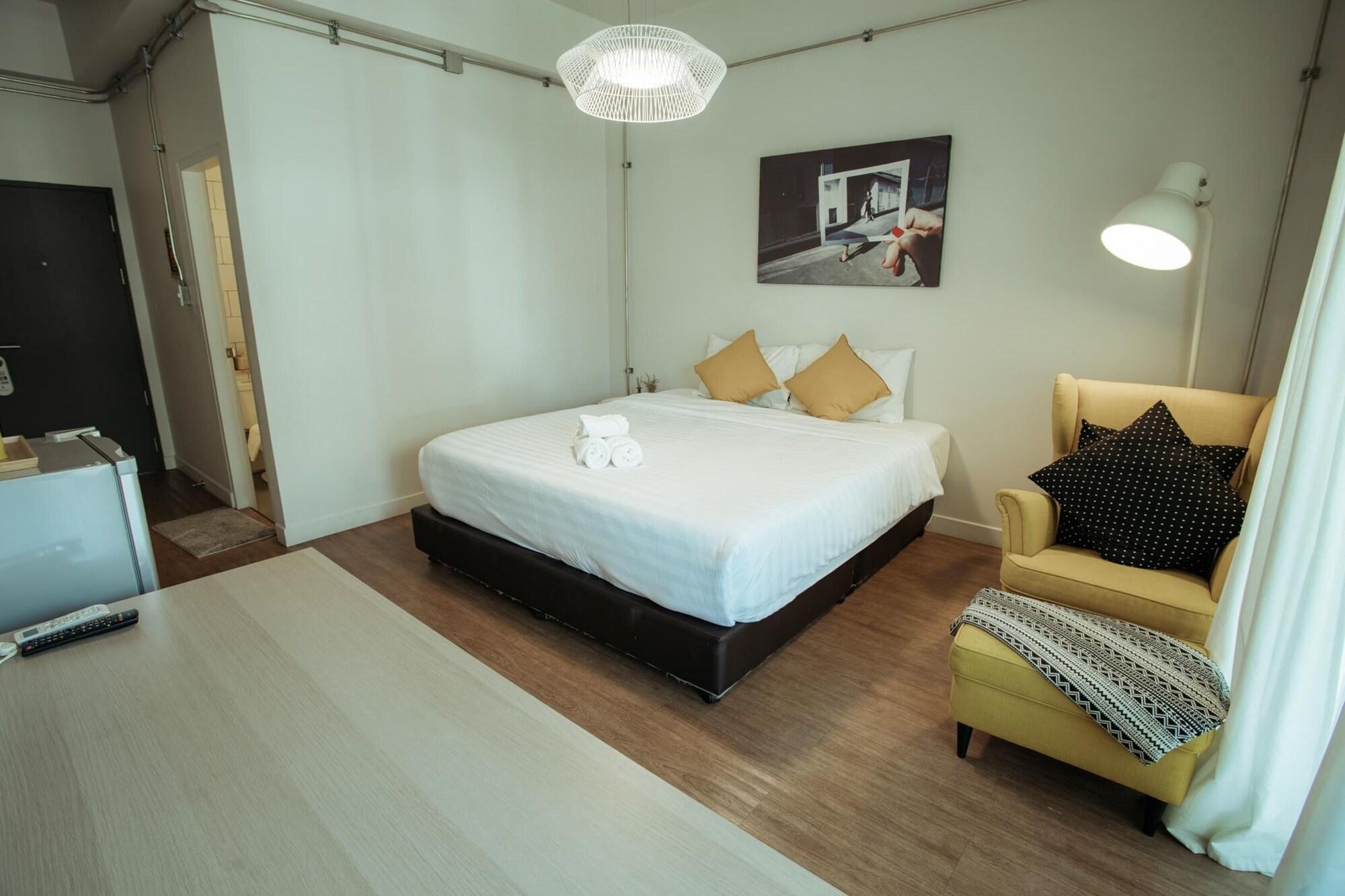 לינה וארוחת בוקר צ'יאנג מאי Fashen Poshtel מראה חיצוני תמונה